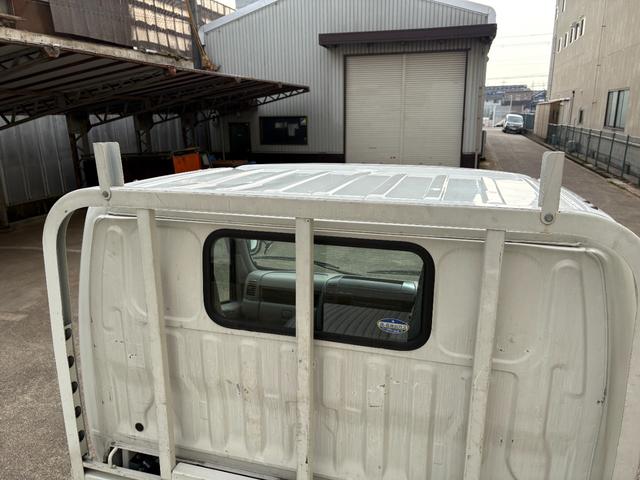 トヨエース ロングフルジャストロー 実走行0.4万km台★4224km★修復歴無★ロング★平ボディー★4ナンバー小型貨物★三方開★低床★リアWタイヤ★集中ロック★テールゲートチェーン★3人乗り★積載量1500kg★5速MT★(22枚目)