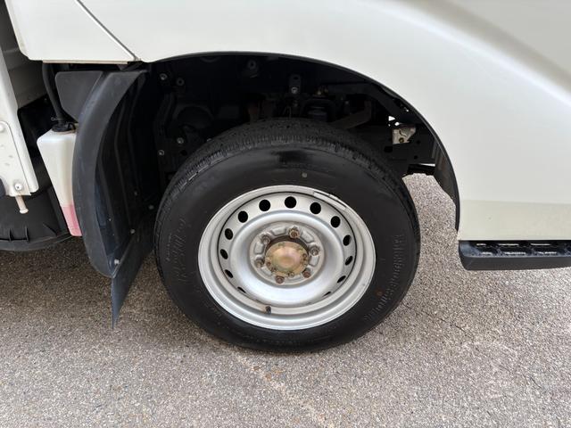 トヨエース ロングフルジャストロー 実走行0.4万km台★4224km★修復歴無★ロング★平ボディー★4ナンバー小型貨物★三方開★低床★リアWタイヤ★集中ロック★テールゲートチェーン★3人乗り★積載量1500kg★5速MT★(29枚目)