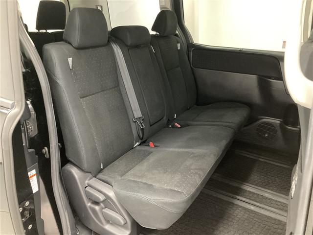 ヴォクシー Ｖ　４ＷＤ　フルセグ　メモリーナビ　ＤＶＤ再生　ミュージックプレイヤー接続可　後席モニター　ＥＴＣ　電動スライドドア　ＬＥＤヘッドランプ　ウオークスルー　乗車定員８人　３列シート　アイドリングストップ（10枚目）