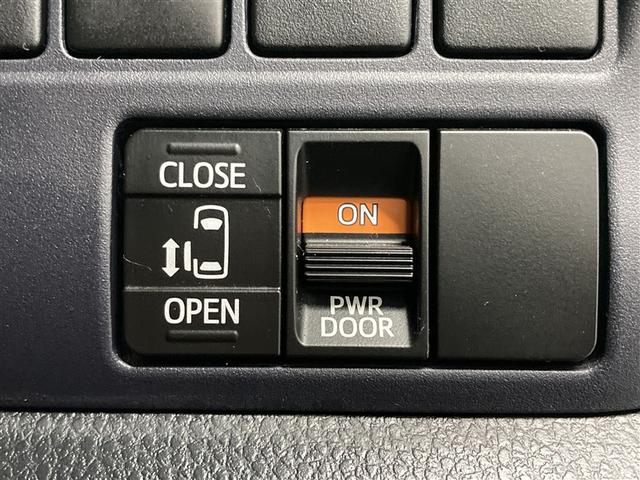 ヴォクシー Ｖ　４ＷＤ　フルセグ　メモリーナビ　ＤＶＤ再生　ミュージックプレイヤー接続可　後席モニター　ＥＴＣ　電動スライドドア　ＬＥＤヘッドランプ　ウオークスルー　乗車定員８人　３列シート　アイドリングストップ（19枚目）