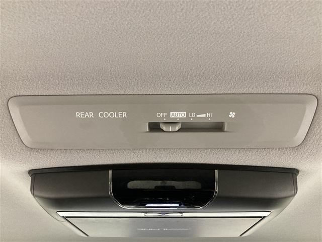 ヴォクシー Ｖ　４ＷＤ　フルセグ　メモリーナビ　ＤＶＤ再生　ミュージックプレイヤー接続可　後席モニター　ＥＴＣ　電動スライドドア　ＬＥＤヘッドランプ　ウオークスルー　乗車定員８人　３列シート　アイドリングストップ（24枚目）