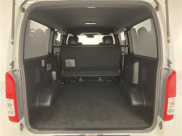 ハイエースバン スーパーＧＬ　ダークプライムＩＩ　４ＷＤ　フルセグ　メモリーナビ　ＤＶＤ再生　ミュージックプレイヤー接続可　バックカメラ　衝突被害軽減システム　ＥＴＣ　両側電動スライド　ＬＥＤヘッドランプ　ワンオーナー　ディーゼル（7枚目）