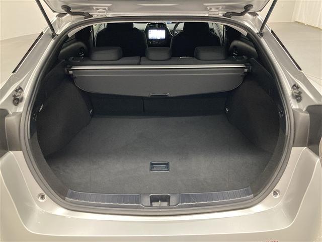 プリウス Ｓセーフティプラス　フルセグ　メモリーナビ　ＤＶＤ再生　ミュージックプレイヤー接続可　バックカメラ　衝突被害軽減システム　ＥＴＣ　ドラレコ　ＬＥＤヘッドランプ　ワンオーナー（9枚目）