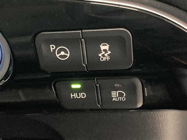 プリウス Ｓセーフティプラス　フルセグ　メモリーナビ　ＤＶＤ再生　ミュージックプレイヤー接続可　バックカメラ　衝突被害軽減システム　ＥＴＣ　ドラレコ　ＬＥＤヘッドランプ　ワンオーナー（17枚目）