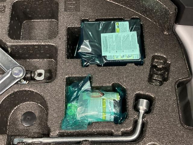 RAV4 G Zパッケージ サンルーフ 4WD ミュージックプレイヤー接続可 バックカメラ 衝突被害軽減システム ETC ドラレコ LEDヘッドランプ(12枚目)