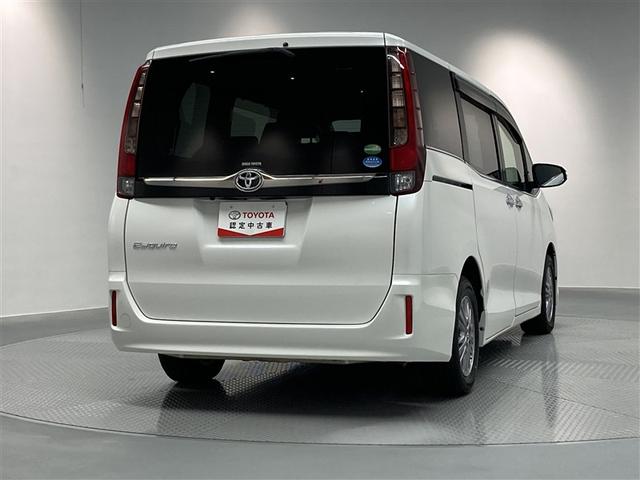 エスクァイア Ｇｉ　ブラックテーラード　フルセグ　メモリーナビ　ＤＶＤ再生　ミュージックプレイヤー接続可　バックカメラ　衝突被害軽減システム　ＥＴＣ　両側電動スライド　ＬＥＤヘッドランプ　ウオークスルー　乗車定員７人　３列シート（7枚目）