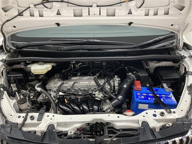 エスクァイア Ｇｉ　ブラックテーラード　フルセグ　メモリーナビ　ＤＶＤ再生　ミュージックプレイヤー接続可　バックカメラ　衝突被害軽減システム　ＥＴＣ　両側電動スライド　ＬＥＤヘッドランプ　ウオークスルー　乗車定員７人　３列シート（32枚目）