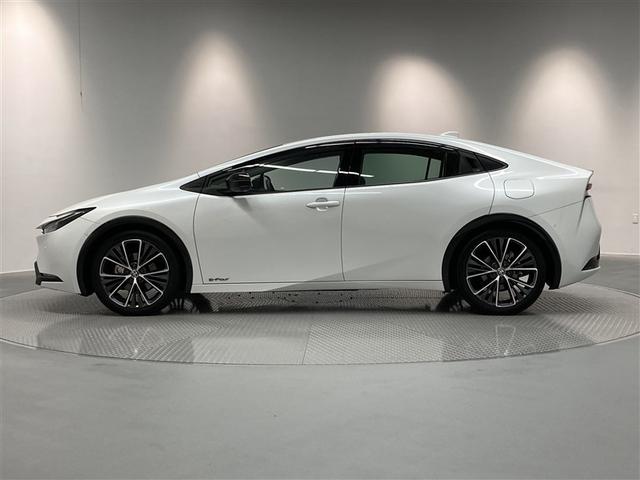 プリウス Ｚ　４ＷＤ　ミュージックプレイヤー接続可　バックカメラ　衝突被害軽減システム　ＥＴＣ　ドラレコ　ＬＥＤヘッドランプ　ワンオーナー（6枚目）