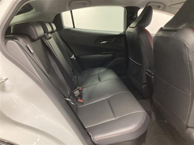 プリウス Ｚ　４ＷＤ　ミュージックプレイヤー接続可　バックカメラ　衝突被害軽減システム　ＥＴＣ　ドラレコ　ＬＥＤヘッドランプ　ワンオーナー（15枚目）