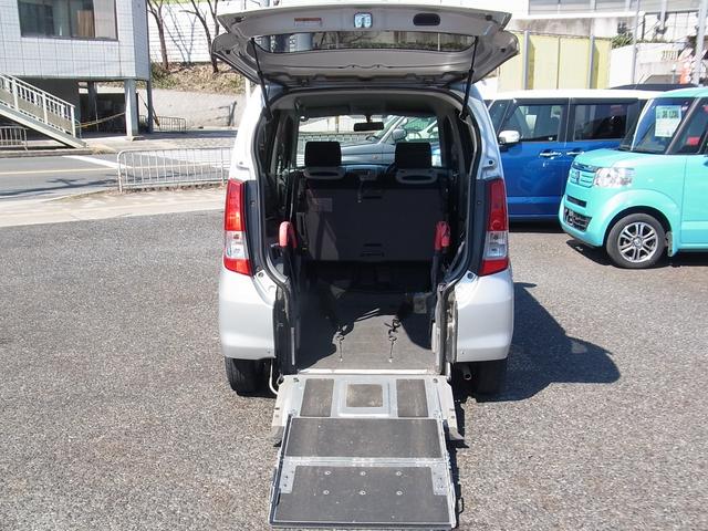 ワゴンＲ ウィズ　車いす移動車　脱着式リアシート　福祉車両　タイミングチェーン（8枚目）