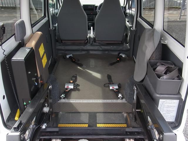 ミニキャブバン ハーティーラン　４ＷＤ　車いす仕様車　テールゲート電動リフト式　福祉車両　前席パワーウィンドウ　キーレス（15枚目）