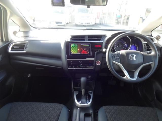 フィット 13G・Lパッケージ ワンオーナー 社外SDナビ フルセグ プッシュスタート ETC バックカメラ 緊急ブレーキ FRドラレコ LEDヘッドライト ツイーター HDMI(4枚目)