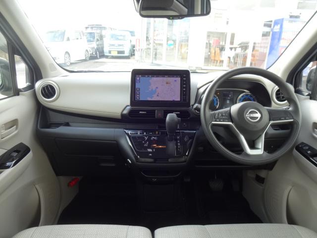 デイズ Ｘ　ワンオーナー　純正９インチナビ　フルセグ　スマートキー　プッシュスタート　ＥＴＣ　全方位モニター　緊急ブレーキ　ＦＲドラレコ　純正ＡＷ（4枚目）