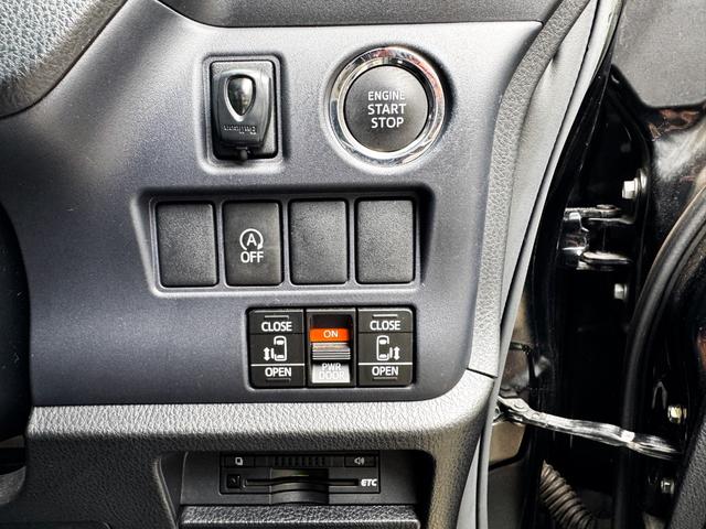 ヴォクシー ＺＳ　７人乗り　両側パワースライドドア　９インチ純正ナビ　バックカメラ　ＥＴＣ　ＣＤ　ＤＶＤ再生　　Ｂｌｕｅｔｏｏｔｈオーディオ　ボディーコーティング施工車（3枚目）