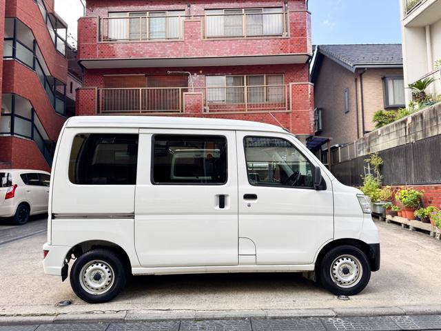 ハイゼットカーゴ DX SAIII ハイルーフ 4WD オートマ パワーウィンドウ 衝突軽減ブレーキ クリアランスソナー スマートアシスト3 ETC キーレス プライバシーガラス オーバーヘッドシェルフ(8枚目)