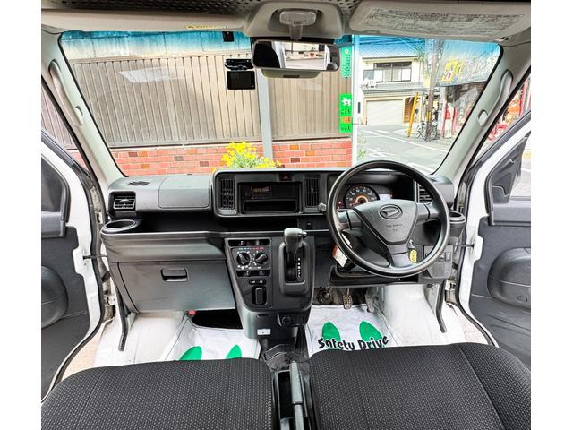 ハイゼットカーゴ DX SAIII ハイルーフ 4WD オートマ パワーウィンドウ 衝突軽減ブレーキ クリアランスソナー スマートアシスト3 ETC キーレス プライバシーガラス オーバーヘッドシェルフ(17枚目)