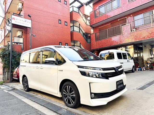 ヴォクシー ハイブリッドＶ　両側パワースライドドア　パナソニック大型ナビ　フルセグＴＶ　　Ｂｌｕｅｔｏｏｔｈ　バックカメラ　シートヒーター　クルーズコントロール　２０２５年製タイヤ　４本　車検２０２７年９月まで（6枚目）