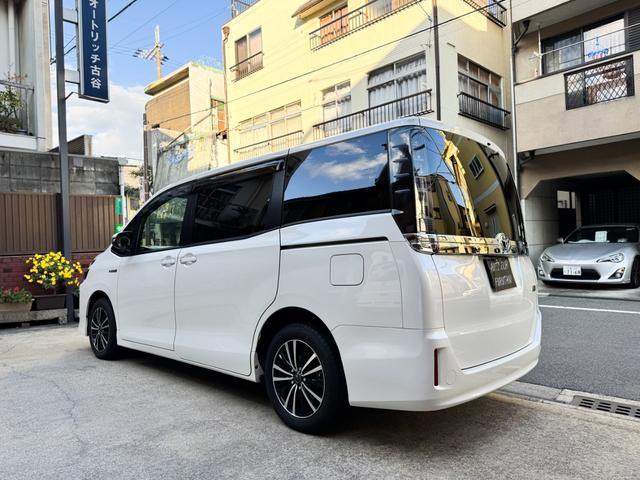 ヴォクシー ハイブリッドＶ　両側パワースライドドア　パナソニック大型ナビ　フルセグＴＶ　　Ｂｌｕｅｔｏｏｔｈ　バックカメラ　シートヒーター　クルーズコントロール　２０２５年製タイヤ　４本　車検２０２７年９月まで（10枚目）