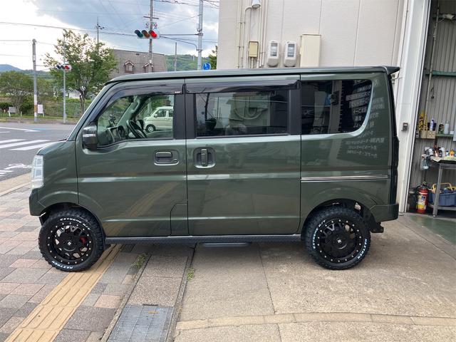 エブリイワゴン ＰＺターボスペシャル　４ＷＤ　リフトアップ　背面タイヤ　両側電動スライドドア　レーダーブレーキサポート　１５インチアルミ　プラスラインエアロ　社外テール　社外８インチナビフルセグＴＶ　バックモニター　　ＨＩＤライト（11枚目）