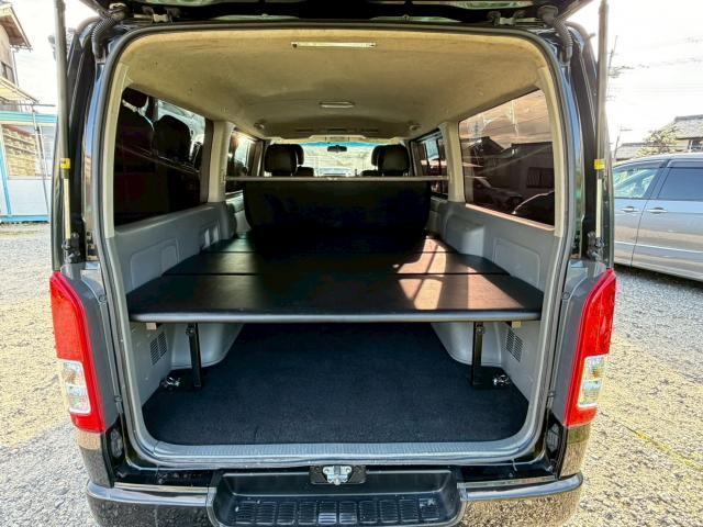 ハイエースバン ロングスーパーGL ディーゼル 4型フェイス ベッドキット 4型フェイス/ベッドキット/フロントエアロ/16インチアルミ/ナビ/フルセグ/Bluetooth/バックカメラ/ETC/キーレス/LEDヘッドライト&フォグ・外装磨き&車内清掃済・黒革調シートカバー(5枚目)