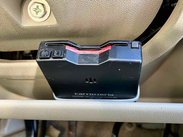 アトレーワゴン カスタムターボＲＳリミテッド　ＥＴＣ　バックカメラ　両側スライド・片側電動　ナビ　ＴＶ　ＨＩＤ　キーレスエントリー　電動格納ミラー　ベンチシート　ターボ　ＡＴ　盗難防止システム　ＡＢＳ　ＣＤ　ＵＳＢ　アルミホイール　衝突安全ボディ（9枚目）