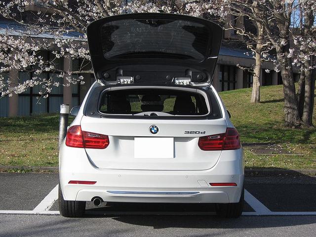 ３シリーズ ３２０ｄブルーパフォーマンス　ツーリングラグジュアリ　無事故車　ナビカラーバックカメラ　黒革シート　前席シートヒーターパワーシート　ミラー内蔵ＥＴＣ　ディーゼルターボアイドルストップ　ラグジュアリー１７ｉｃ　パワーバックドア　フォグランプ（22枚目）
