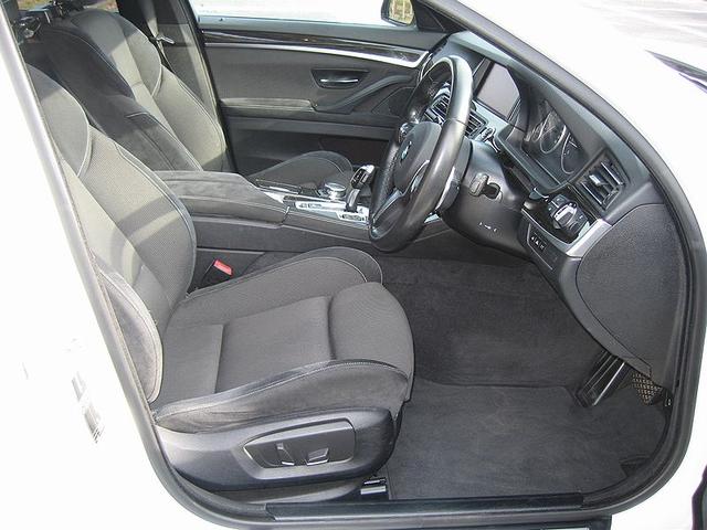 5シリーズ 523dツーリング Mスポーツ 無事故車 ナビ TV カラーバックカメラ パドルシフト フロントパワーシート ETC パワーバッドア アイドルストップ Mスポーツ18icアルミ キーフリー HIDヘッドライト フォグランプ(15枚目)