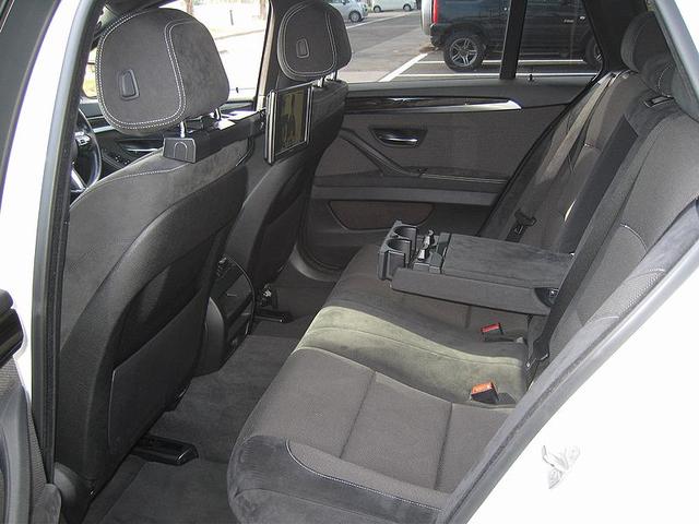 5シリーズ 523dツーリング Mスポーツ 無事故車 ナビ TV カラーバックカメラ パドルシフト フロントパワーシート ETC パワーバッドア アイドルストップ Mスポーツ18icアルミ キーフリー HIDヘッドライト フォグランプ(18枚目)