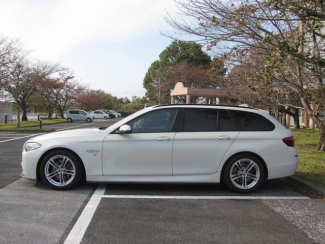 5シリーズ 523dツーリング Mスポーツ 無事故車 ナビ TV カラーバックカメラ パドルシフト フロントパワーシート ETC パワーバッドア アイドルストップ Mスポーツ18icアルミ キーフリー HIDヘッドライト フォグランプ(28枚目)