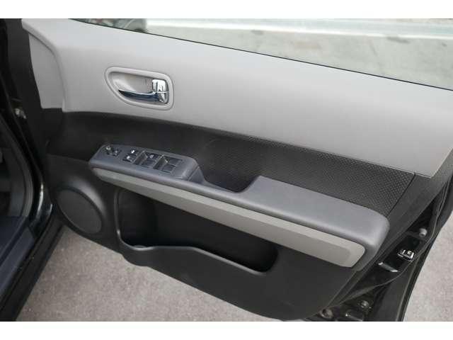 20X 4WD MTタイヤ フルセグナビ DVD再生機能 ブルートゥース ETC バックカメラ 禁煙車 スマートキー オートエアコン HIDヘッドライト ルーフレール(16枚目)