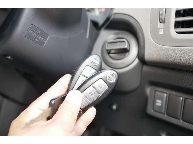 20X 4WD MTタイヤ フルセグナビ DVD再生機能 ブルートゥース ETC バックカメラ 禁煙車 スマートキー オートエアコン HIDヘッドライト ルーフレール(18枚目)