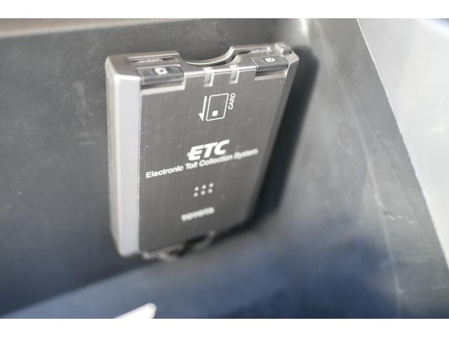 マークＸジオ エアリアル　禁煙車／バックカメラ／ＥＴＣ／スマートキー／プッシュスタート／ナビ／ＴＶ／ＤＶＤ／ＣＤ／ミュージックサーバー／オートライト／オートエアコン／ＨＩＤ／ウィンカーミラー／純正１８インチアルミホイール／（27枚目）