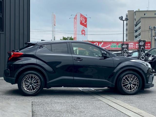 Ｃ－ＨＲ Ｓ　純正９インチＳＤナビ　フルセグ地デジＴＶ　ブルートゥース　バックカメラ　プリクラッシュセーフティ　レーダークルーズコントロール　ステアリングリモコン　革調シートカバー　ヘッドライトレベライザー（8枚目）