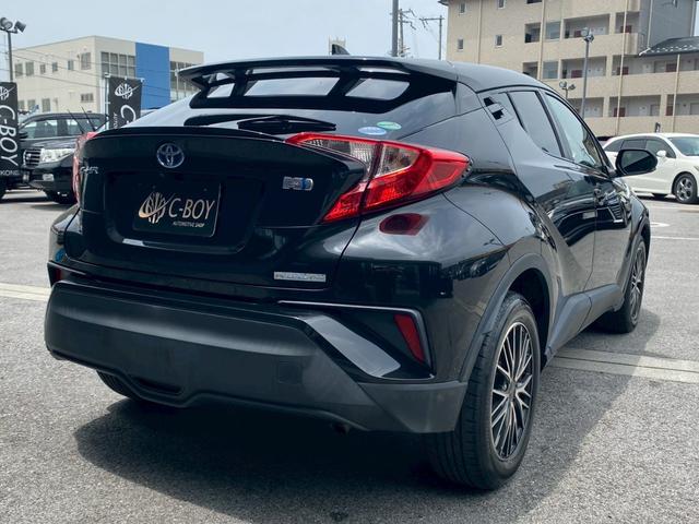 Ｃ－ＨＲ Ｓ　純正９インチＳＤナビ　フルセグ地デジＴＶ　ブルートゥース　バックカメラ　プリクラッシュセーフティ　レーダークルーズコントロール　ステアリングリモコン　革調シートカバー　ヘッドライトレベライザー（9枚目）