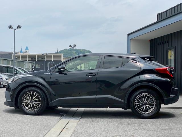 Ｃ－ＨＲ Ｓ　純正９インチＳＤナビ　フルセグ地デジＴＶ　ブルートゥース　バックカメラ　プリクラッシュセーフティ　レーダークルーズコントロール　ステアリングリモコン　革調シートカバー　ヘッドライトレベライザー（12枚目）