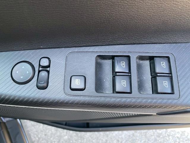 デリカＤ：５ Ｐ　ワンオーナー　メーカーＯＰナビ　パノラマモニター　ディーゼル車　シートヒーター　ＥＴＣ　パドルシフト　ハンドルヒーター　パワーバックドア　両側パワースライドドア　ＡＣ１００Ｖ　クルーズコントロール（30枚目）