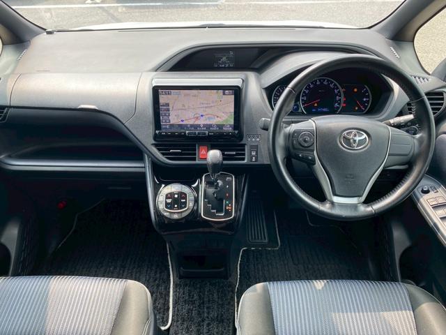 ヴォクシー ＺＳ　煌ＩＩ　アルパイン９インチナビ　バックカメラ　ビルトインＥＴＣ　両側パワースライドドア　オートハイビーム　後席フリップダウンモニター　フルセグＴＶ　ブルートゥース　ステアリングリモコン　サンシェード（16枚目）