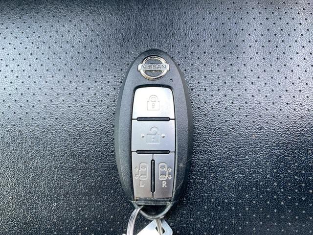 セレナ ハイウェイスター　メーカーＯＰナビ　フルセグＴＶ　バックカメラ　ブルートゥース　純正フリップダウンモニター　ＥＴＣ　両側パワースライドドア　シートカバー　ハンズフリーオートスライドドア（41枚目）