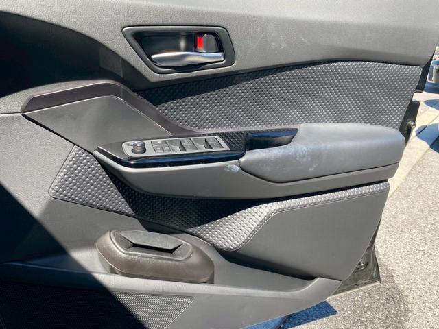 Ｃ－ＨＲ Ｓ　ＧＲスポーツ　純正ディスプレイオーディオ　フルセグ地デジＴＶ　純正ナビ　ブルートゥース　パノラマモニター　プリクラッシュセーフティ　レーダークルーズコントロール　ＧＲ専用ハーフレザーシート　ＧＲ専用ステアリング（32枚目）