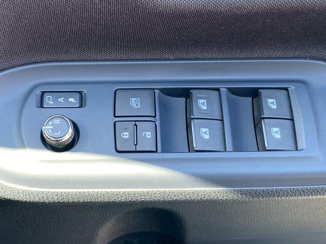 ヴォクシー ＺＳ　純正９インチＳＤナビ　フルセグ地デジＴＶ　ブルートゥース　バックカメラ　ビルトインＥＴＣ　左側パワースライドドア　アイドリングストップ　スライドドアサンシェード　スマートキー＆プッシュスタート（29枚目）