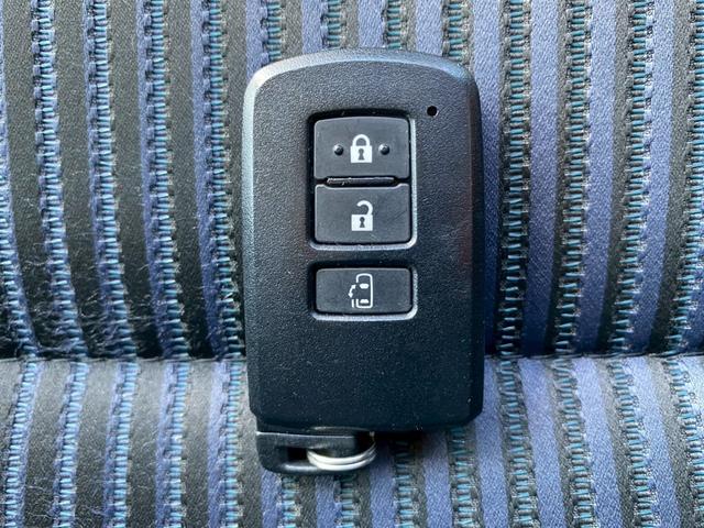 ヴォクシー ＺＳ　純正９インチＳＤナビ　フルセグ地デジＴＶ　ブルートゥース　バックカメラ　ビルトインＥＴＣ　左側パワースライドドア　アイドリングストップ　スライドドアサンシェード　スマートキー＆プッシュスタート（41枚目）