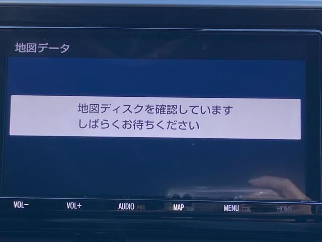 Ｃ－ＨＲ Ｇ－Ｔ　純正９インチナビ　フルセグ地ＴＶ　バックカメラ　ブルートゥース　ビルトインＥＴＣ　クルーズコントロール　ステアリングスイッチ　革巻きステアリング　ハーフレザーシート　オートハイビーム（18枚目）