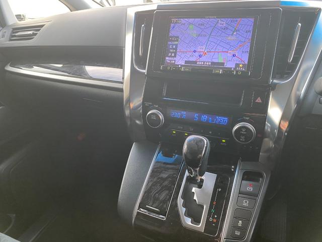 ヴェルファイア ２．５Ｚ　カロッツェリアメモリーナビ　フルセグ地デジＴＶ　ブルートゥース　ＥＴＣ車載器　ドライブレコーダー　Ｗサンルーフ　バックカメラ　黒木目コンビハンドル　プリクラッシュセーフティ　ＬＥＤルームランプ（21枚目）