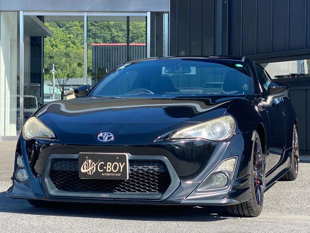 ８６ ＧＴリミテッド　ＤＩＡＴＯＮＥ７インチナビ　バックカメラ　フルセグＴＶ　ブルートゥース　シートヒーター　６速ＭＴ車　プッシュスタート　ハーフレザーシート　ＴＲＤエアロ　社外１８インチアルミ　ヴァレンティテールランプ（5枚目）