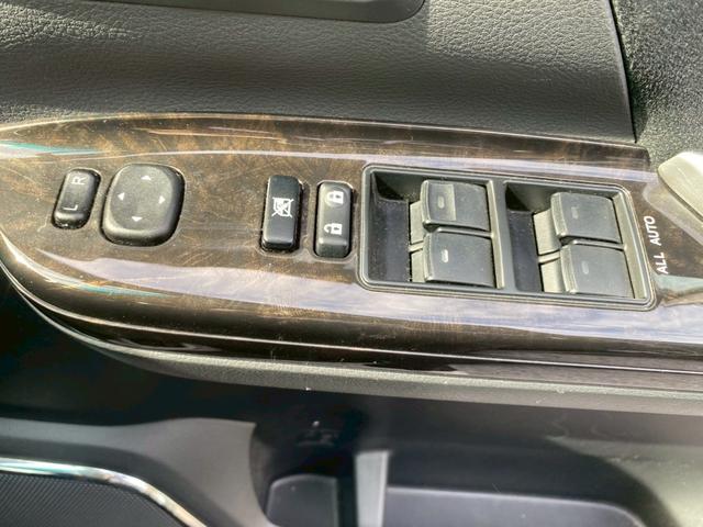 アルファード ３５０Ｓ　Ｃパッケージ　純正８インチナビ　バックカメラ　ブルートゥース　フルセグＴＶ　ビルトインＥＴＣ　７人乗り　クルーズコントロール　純正フリップダウンモニター　両側パワースライドドア　オットマン付き　クリアランスソナー（30枚目）
