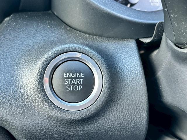 ヤリス Ｘ　メーカーＯＰナビ　バックカメラ　ビルトインＥＴＣ　プッシュスタート　トヨタセーフティセンス　ブルートゥース　ステアリングスイッチ　ＵＳＢ端子　オートハイビーム　シートリフター（26枚目）