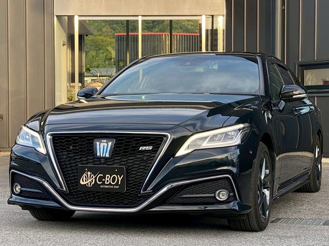 クラウンハイブリッド ＲＳ　リミテッド　純正ナビ　バックカメラ　ブルートゥース　パノラマモニター　フルセグＴＶ　サンルーフ　ＴＶキット　ドライブレコーダー　革シート　パワーシート　シートヒーター　シートクーラー　パーキングアシスト（5枚目）