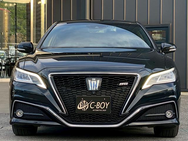 クラウンハイブリッド ＲＳ　リミテッド　純正ナビ　バックカメラ　ブルートゥース　パノラマモニター　フルセグＴＶ　サンルーフ　ＴＶキット　ドライブレコーダー　革シート　パワーシート　シートヒーター　シートクーラー　パーキングアシスト（6枚目）
