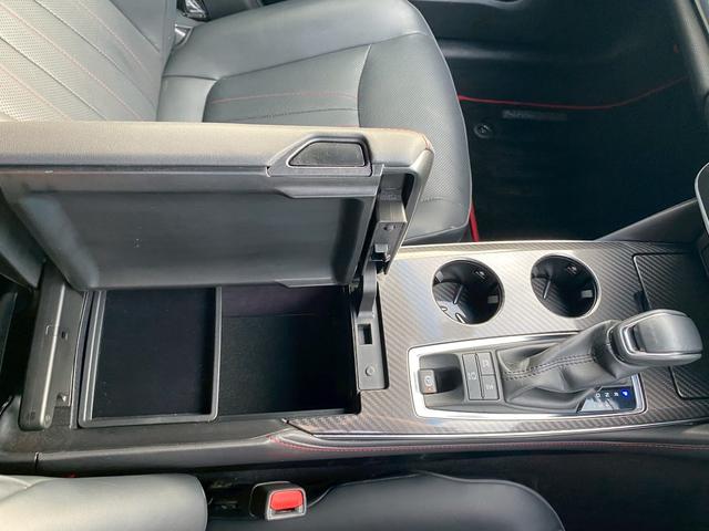 クラウンハイブリッド ＲＳ　リミテッド　純正ナビ　バックカメラ　ブルートゥース　パノラマモニター　フルセグＴＶ　サンルーフ　ＴＶキット　ドライブレコーダー　革シート　パワーシート　シートヒーター　シートクーラー　パーキングアシスト（25枚目）