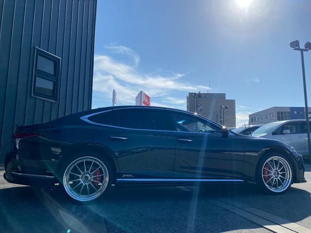 ＬＳ ＬＳ５００ｈ　バージョンＬ　マークレビンソン　サンルーフ　黒革パワーシート　シートエアコン　デジタルインナーミラー　パノラミックビューモニター　パドルシフト　プリクラッシュセーフティ　レーダークルーズコントロール　社外エアロ（8枚目）